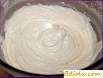 Honey creamy egg cream with gelatin