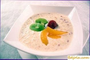 Rice milk porridge with honey