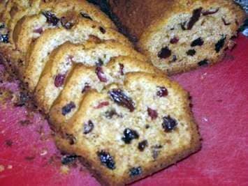 Cake with a raisin and raisins